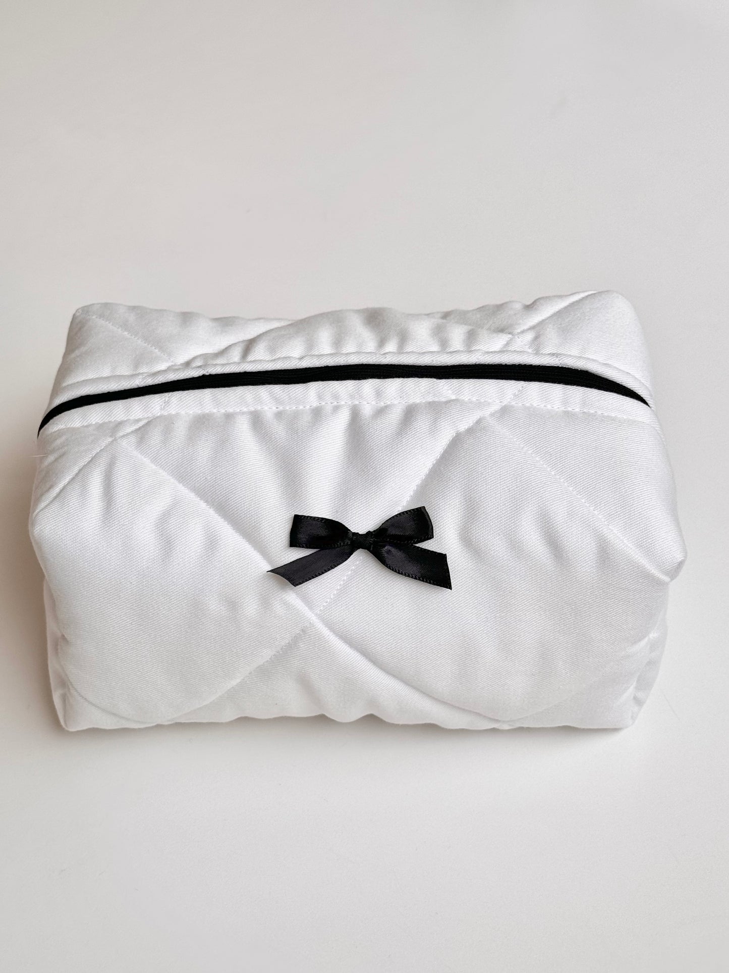 Ribbon Bow Cotton Quilted Beauty Bag Off-white