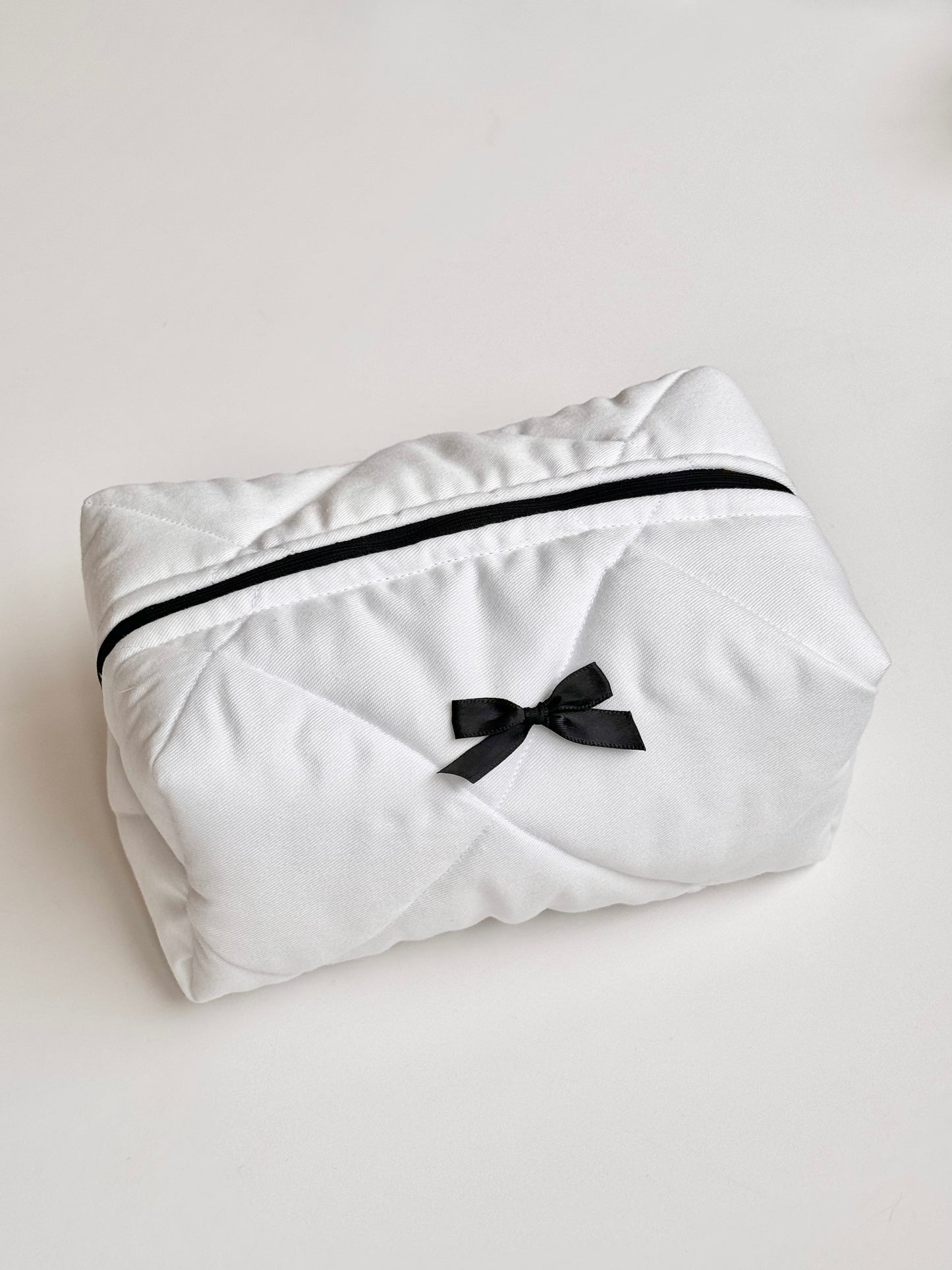 Ribbon Bow Cotton Quilted Beauty Bag Off-white