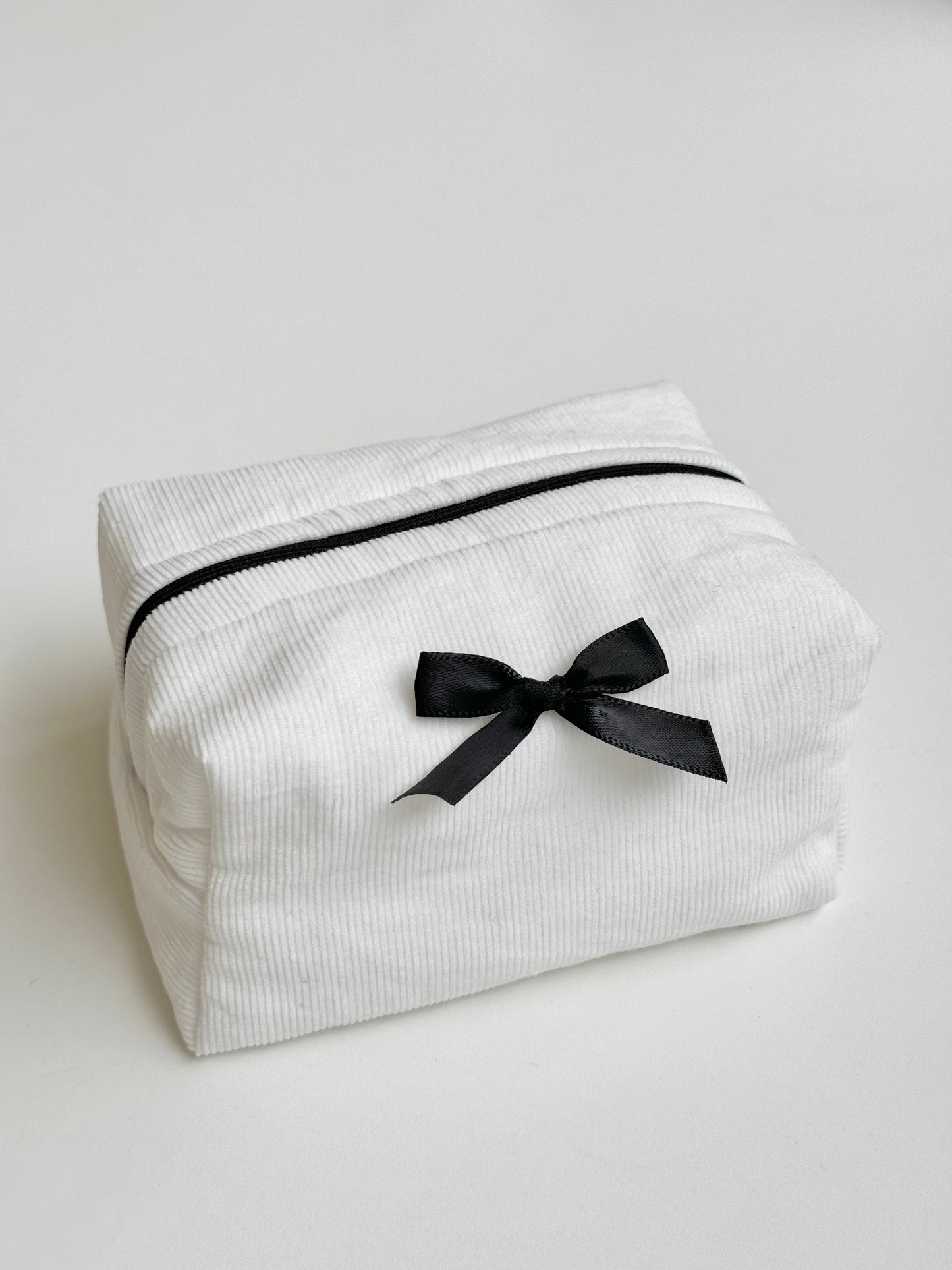 Ribbon Cotton Corduroy Beauty Bag Off-white