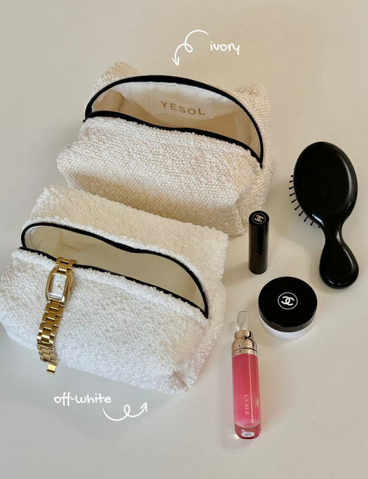 Bouclé beauty bags off-white and ivory